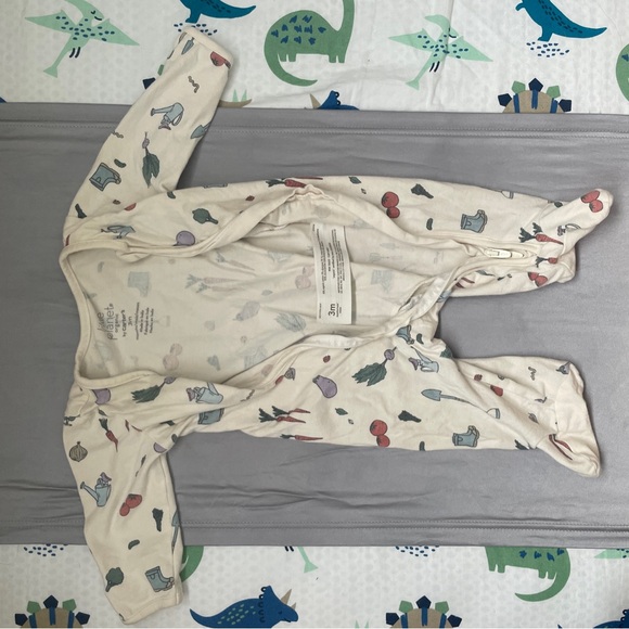 3 gently used reverse zip or double zip 3 month footie pjs - Picture 6 of 7
